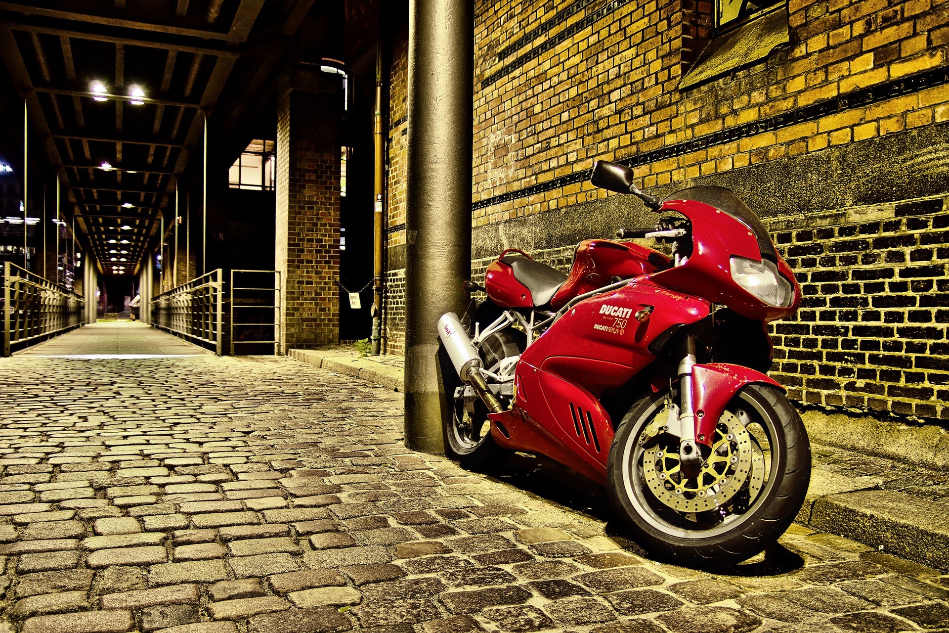 Ducati 750